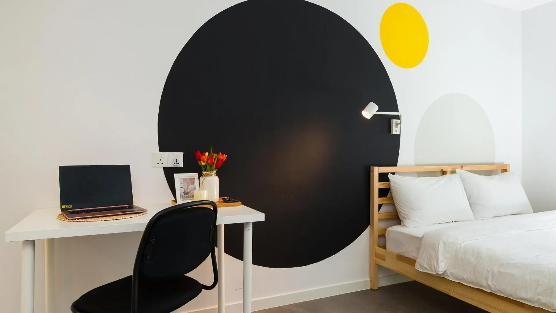 クアラルンプール Upstairs Downstairs Coliving Kampung Pandanホステル 0*,  マレーシア