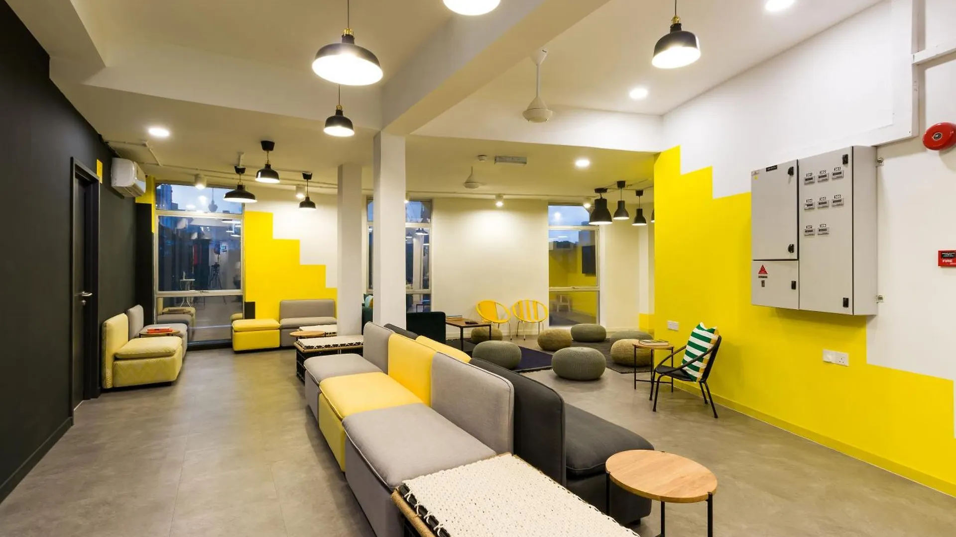 Upstairs Downstairs Coliving Kampung Pandan Vandrarhem Kuala Lumpur
